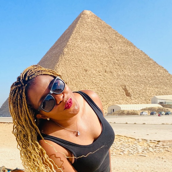 Meet your Posher, Ani - Picture 1 of 2